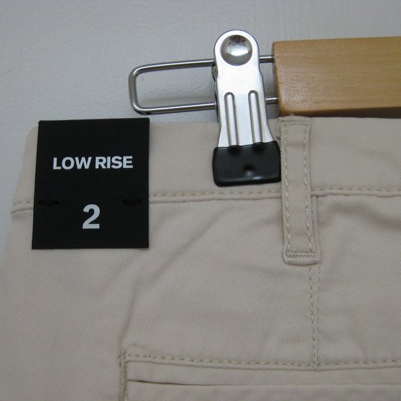 NWT Express khaki tan twill low rise shorts 2 - Picture 5 of 7